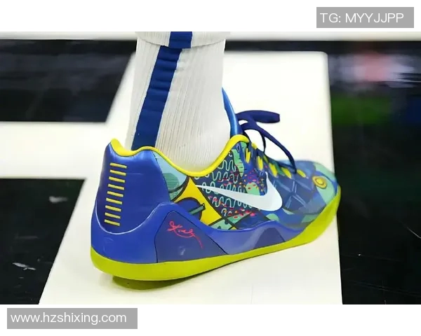 顶级球星为何偏爱穿足球鞋揭秘球场表现与舒适度背后的秘密